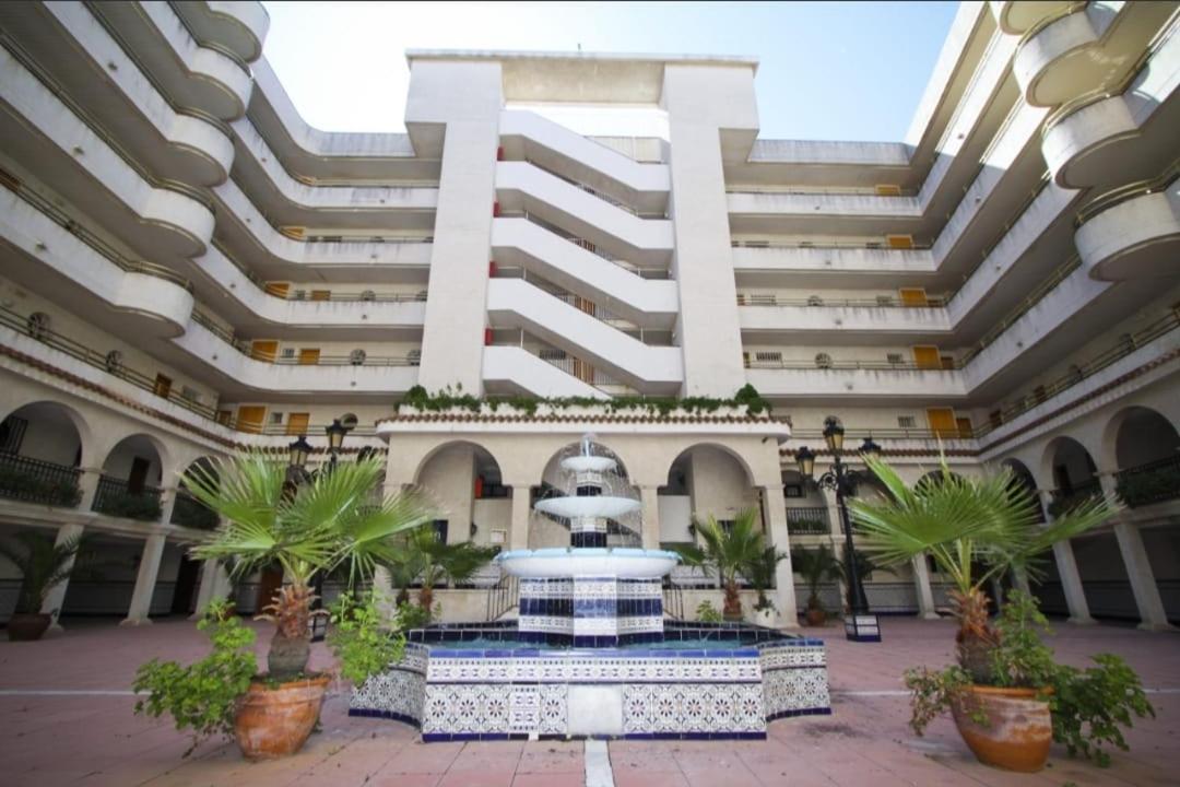 Apartamento en centro de Salou con 3 piscinas. Exterior foto