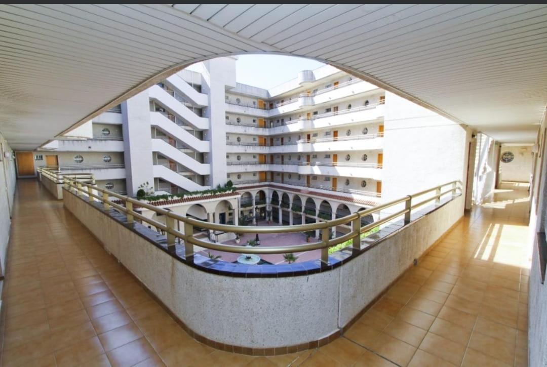 Apartamento en centro de Salou con 3 piscinas. Exterior foto